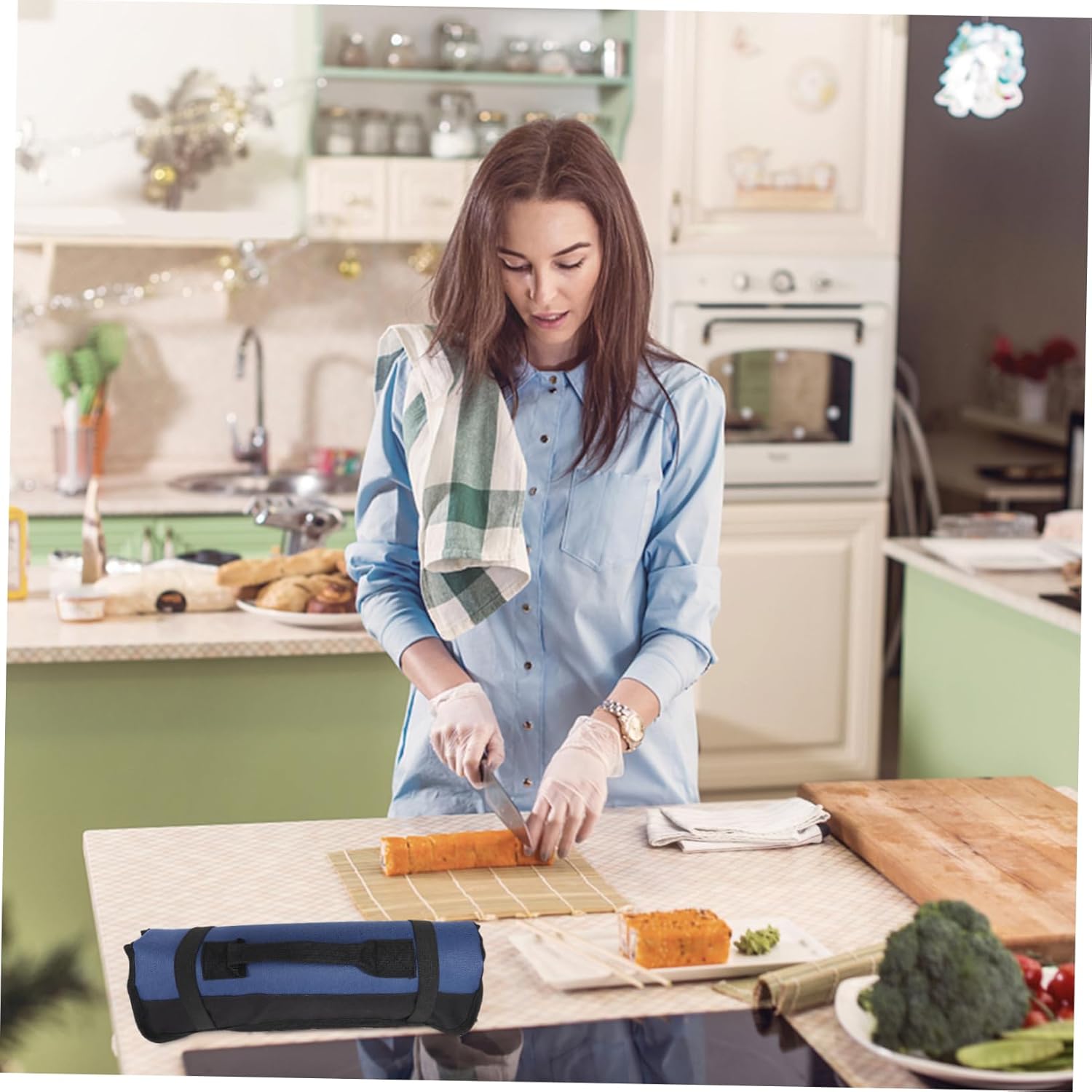 Versatile 22-Pocket Knife Holder for Professional Homemakers