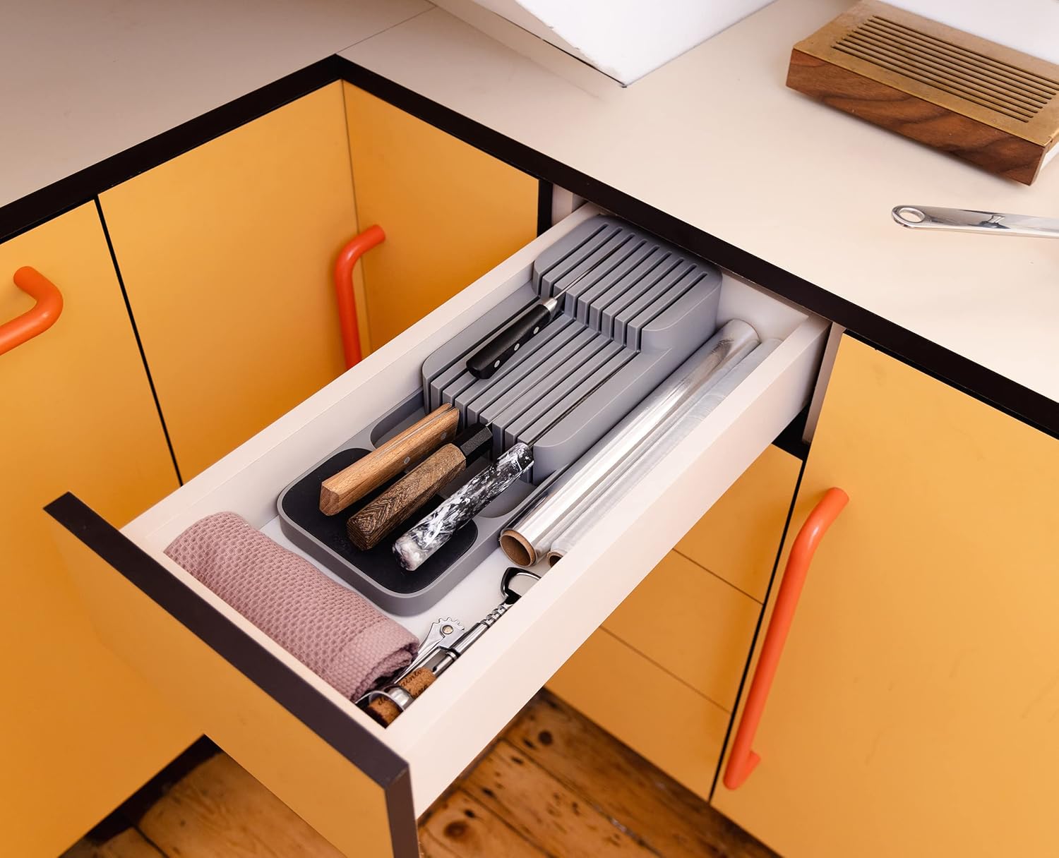 Compact Knife Block Organizer