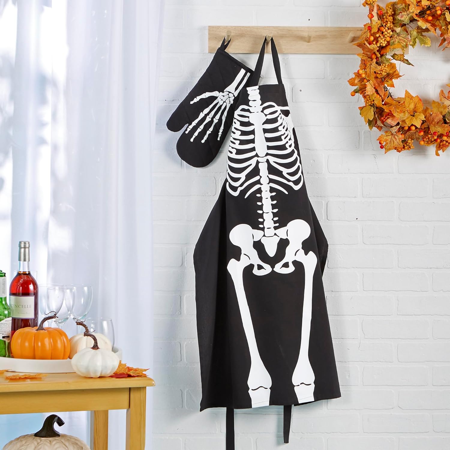 DII Halloween Skeleton Apron Oven Mitt Set