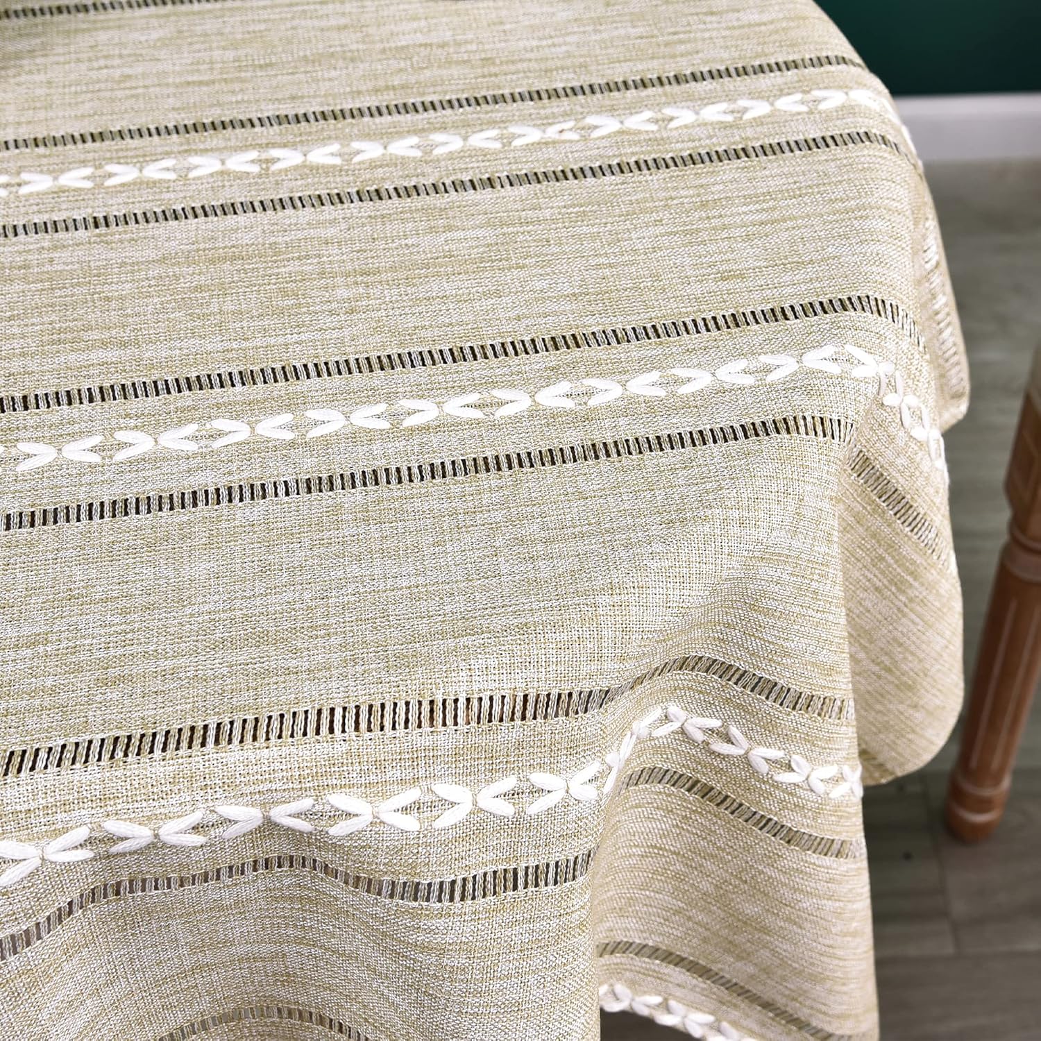 Stylish Rustic Tablecloth Yellow 36x36 inch