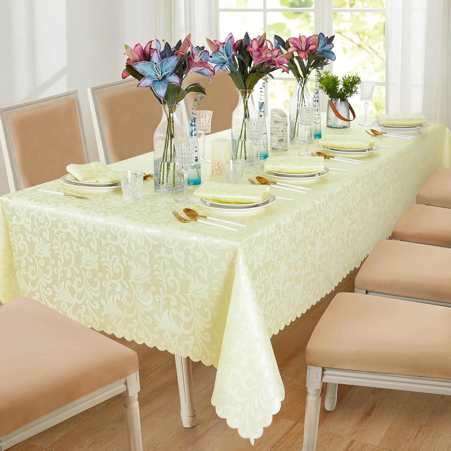4-Piece Wave Scroll Napkins Light Yellow 17x17inch Water-Resistant